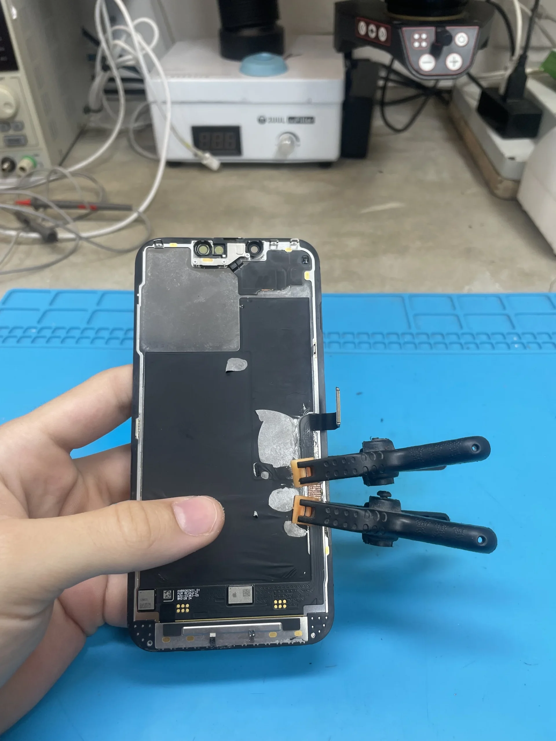 ekran iphone 13 pro po wymianie szybki