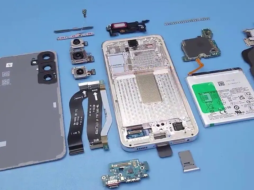 skomplikowana naprawa galaxy s23 plus