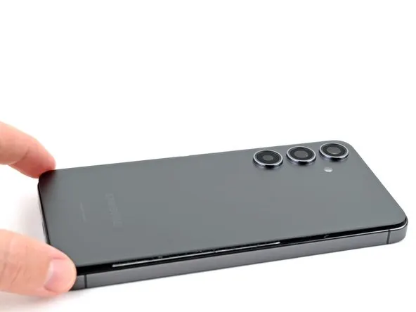 zaczyna się naprawa samsung s24 plus