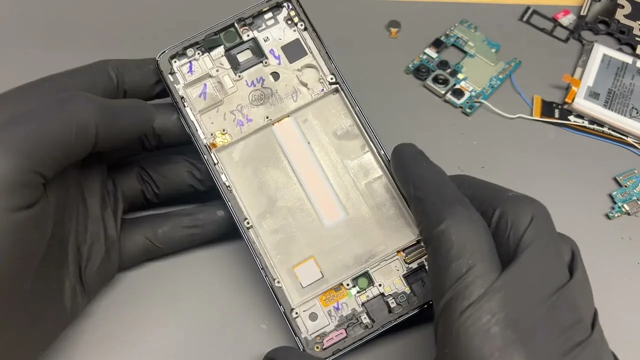 wymiana wyświetlacza w galaxy a52