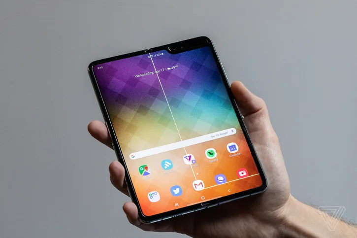 uszkodzony wyświetlacz galaxy fold
